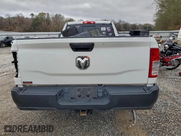 ✅ 2022 Ram 2500 Tradesman • VIN: 3C6UR4HL7NG219027 • Lot: 94081755. Wystawiony na Copart z przebiegiem 228 661 mil. Bezpłatny archiwum sprzedaży aukcyjnych z USA i szczegółowy raport historii pojazdu na DreamBid. Zdjęcie 6.