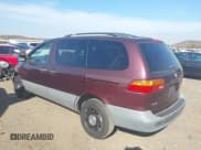 ✅ 2000 Toyota Sienna LE • VIN: 4T3ZF13CXYU190625 • Lot: 43615804. Listed on IAAI with 175,330 mi. Free auction sales archive from the USA and detailed vehicle history report at DreamBid. Image 3.