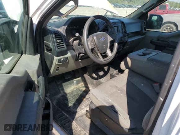 ✅ 2016 Ford F-150 XL • VIN: 1FTMF1C88GKF62704 • Lot: 86145945. Listed on Copart with 232,188 mi. Free auction sales archive from the USA and detailed vehicle history report at DreamBid. Image 8.