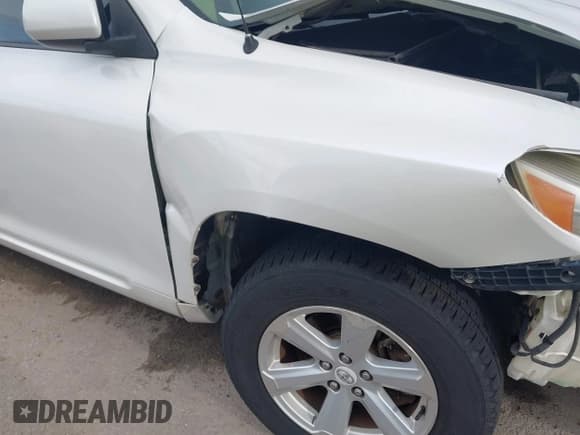 ✅ 2010 Toyota Highlander • VIN: 5TDZA3EH9AS004101 • Lot: 42508668. Listed on IAAI with 204,419 mi. Free auction sales archive from the USA and detailed vehicle history report at DreamBid. Image 20.