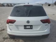 ✅ 2021 Volkswagen Tiguan SE • VIN: 3VV2B7AX2MM003591 • Lot: 92635935. Wystawiony na Copart z przebiegiem Nie podano. Bezpłatny archiwum sprzedaży aukcyjnych z USA i szczegółowy raport historii pojazdu na DreamBid. Zdjęcie 6.