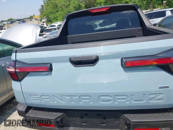 ✅ 2024 Hyundai Santa Cruz SEL • VIN: 5NTJBDDE8RH110825 • Лот: 42230112. Размещён на IAAI с пробегом 18 135 миль миль. Получите бесплатный доступ к архиву аукционных продаж из США и посмотрите подробный отчёт об истории автомобиля на DreamBid. Изображение 16.