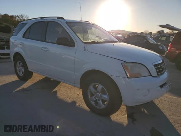 ✅ 2008 Kia Sorento LX • VIN: KNDJC735985828347 • Lot: 91780965. Listed on Copart with 171,193 mi. Free auction sales archive from the USA and detailed vehicle history report at DreamBid. Image 4.