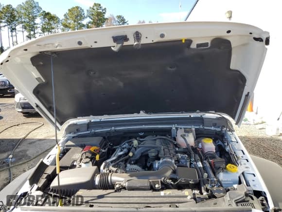 ✅ 2022 Jeep Wrangler Unlimited High Tide • VIN: 1C4HJXDG8NW224766 • Lot: 64814342. Listed on Copart with 5,598 mi. Free auction sales archive from the USA and detailed vehicle history report at DreamBid. Image 7.