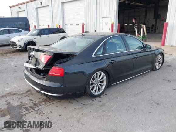 ✅ 2012 Audi A8 • VIN: WAUAVAFD4CN010931 • Lot: 43632198. Wystawiony na IAAI z przebiegiem 153 730 mil. Bezpłatny archiwum sprzedaży aukcyjnych z USA i szczegółowy raport historii pojazdu na DreamBid. Zdjęcie 4.