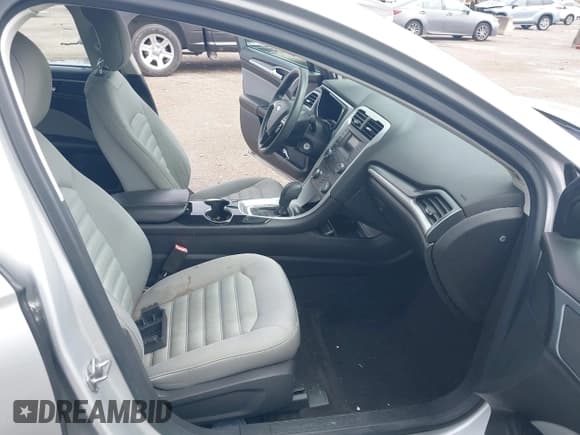 ✅ 2015 Ford Fusion S Hybrid • VIN: 3FA6P0UU8FR132666 • Lot: 42401286. Listed on IAAI with 71,418 mi. Free auction sales archive from the USA and detailed vehicle history report at DreamBid. Image 5.