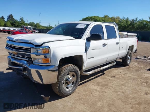 ✅ 2018 Chevrolet Silverado 2500HD Work Truck • VIN: 1GC1KUEG9JF267616 • Лот: 43395524. Опубликован ранее на IAAI с пробегом 163 479 миль. Бесплатный доступ к архиву аукционных продаж из США и подробный отчёт об истории автомобиля на DreamBid. Изображение 2.