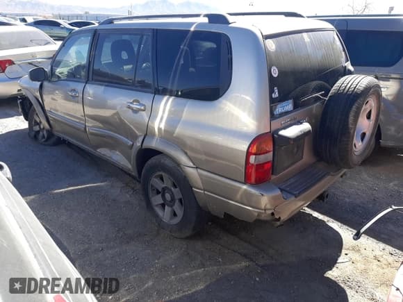 ✅ 2003 Suzuki XL7 Touring • VIN: JS3TX92V334106849 • Лот: 87515725. Опубликован ранее на Copart с пробегом 197 064 миль. Бесплатный доступ к архиву аукционных продаж из США и подробный отчёт об истории автомобиля на DreamBid. Изображение 2.