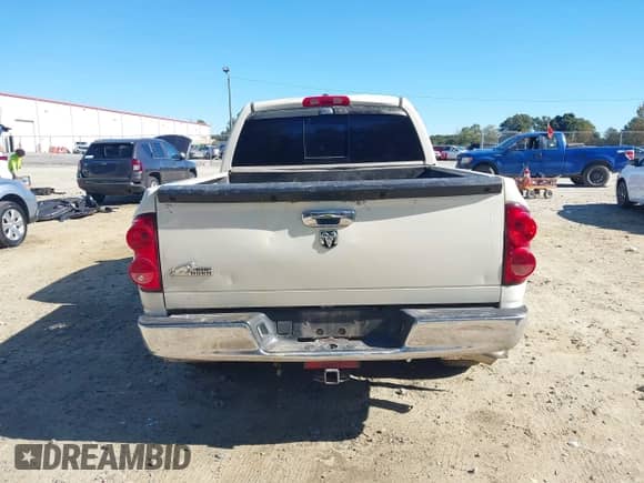 2008 Dodge 1500 SLT с VIN 1D7HA18258J209130, выставлен на аукционе IAAI как лот 43478186 с пробегом 227 464 миль миль и . История ставок и продаж доступна на DreamBid. Изображение 16.