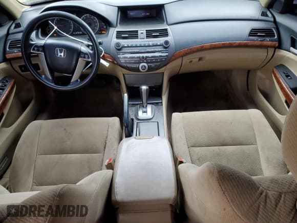 ✅ 2011 Honda Accord EX • VIN: 1HGCP2F74BA128331 • Lot: 82765615. Wystawiony na Copart z przebiegiem 161 135 mil. Bezpłatny archiwum sprzedaży aukcyjnych z USA i szczegółowy raport historii pojazdu na DreamBid. Zdjęcie 8.