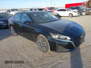 ✅ 2023 Nissan Altima SV • VIN: 1N4BL4DW5PN402668 • Lot: 43566564. Wystawiony na IAAI z przebiegiem 57 000 mil. Bezpłatny archiwum sprzedaży aukcyjnych z USA i szczegółowy raport historii pojazdu na DreamBid. Zdjęcie 1.