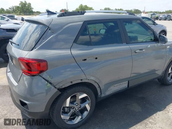 ✅ 2021 Hyundai Venue SEL • VIN: KMHRC8A33MU082855 • Lot: 42055518. Listed on IAAI with 58,949 mi. Free auction sales archive from the USA and detailed vehicle history report at DreamBid. Image 6.