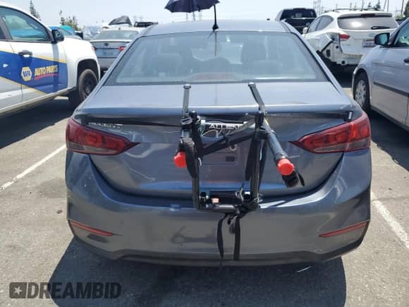 2019 Hyundai Accent SE z VIN 3KPC24A35KE077268, wystawiony jako Copart lot #56708813 z przebiegiem 59 431 mil mil oraz . Historia ofert i sprzedaży dostępna na DreamBid. Obrazek 6.