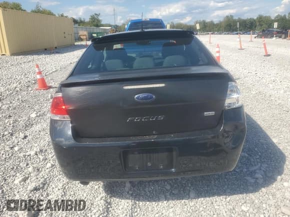 ✅ 2010 Ford Focus SES • VIN: 1FAHP3DN2AW205409 • Лот: 71152195. Опубликован ранее на Copart с пробегом 228 208 миль. Бесплатный доступ к архиву аукционных продаж из США и подробный отчёт об истории автомобиля на DreamBid. Изображение 6.