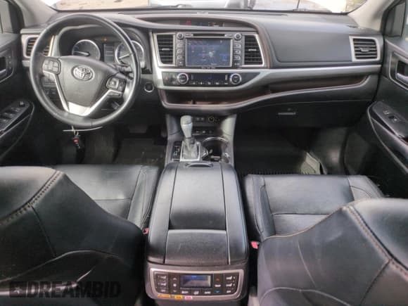 ✅ 2018 Toyota Highlander Limited • VIN: 5TDDZRFH5JS830030 • Lot: 60102625. Wystawiony na Copart z przebiegiem 106 589 mil. Bezpłatny archiwum sprzedaży aukcyjnych z USA i szczegółowy raport historii pojazdu na DreamBid. Zdjęcie 8.