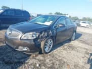 ✅ 2015 Buick Verano Convenience Group • VIN: 1G4PR5SKXF4191536 • Lot: 43031613. Wystawiony na IAAI z przebiegiem 93 878 mil. Bezpłatny archiwum sprzedaży aukcyjnych z USA i szczegółowy raport historii pojazdu na DreamBid. Zdjęcie 2.