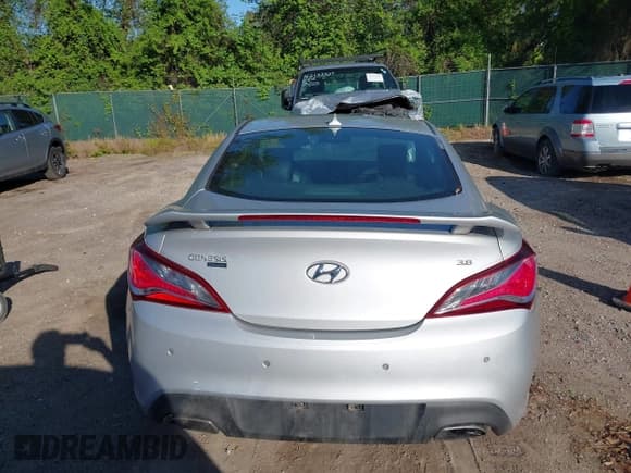 ✅ 2015 Hyundai Genesis Coupe R-Spec • VIN: KMHHU6KJ3FU126396 • Lot: 42117694. Listed on IAAI with 87,168 mi. Free auction sales archive from the USA and detailed vehicle history report at DreamBid. Image 17.