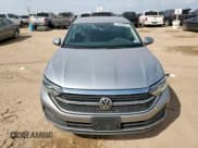 ✅ 2022 Volkswagen Jetta S • VIN: 3VWCM7BU4NM011448 • Lot: 81603025. Wystawiony na Copart z przebiegiem 106 560 mil. Bezpłatny archiwum sprzedaży aukcyjnych z USA i szczegółowy raport historii pojazdu na DreamBid. Zdjęcie 5.