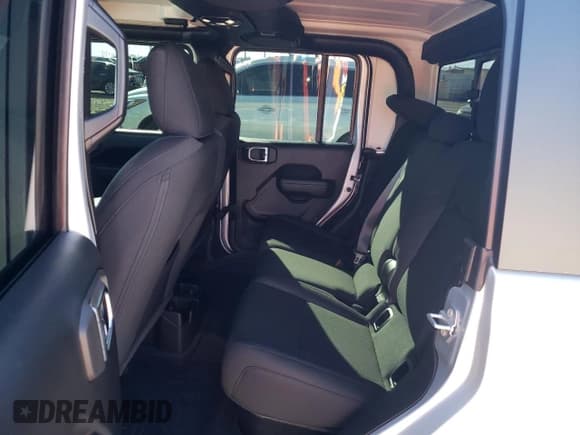 ✅ 2022 Jeep Gladiator Sport S • VIN: 1C6HJTAG8NL177020 • Лот: 69516922. Опубликован ранее на Copart с пробегом 3 858 миль. Бесплатный доступ к архиву аукционных продаж из США и подробный отчёт об истории автомобиля на DreamBid. Изображение 11.