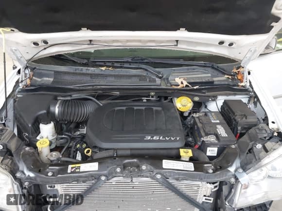 ✅ 2015 Chrysler Town & Country Touring L • VIN: 2C4RC1CG9FR619949 • Lot: 43549052. Listed on IAAI with 69,904 mi. Free auction sales archive from the USA and detailed vehicle history report at DreamBid. Image 10.