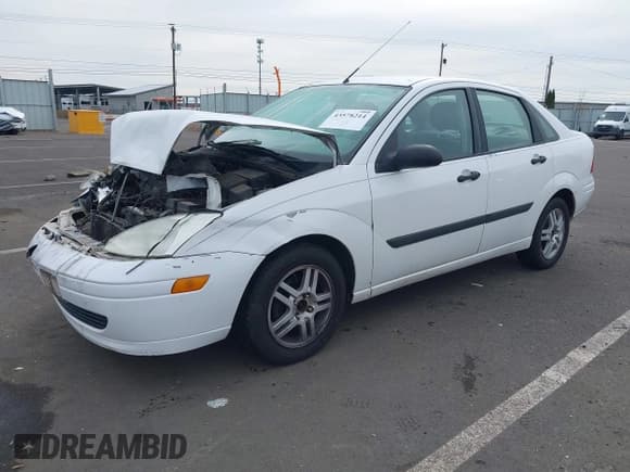✅ 2000 Ford Focus LX • VIN: 1FAFP33P8YW152574 • Lot: 43578214. Listed on IAAI with 175,420 mi. Free auction sales archive from the USA and detailed vehicle history report at DreamBid. Image 17.