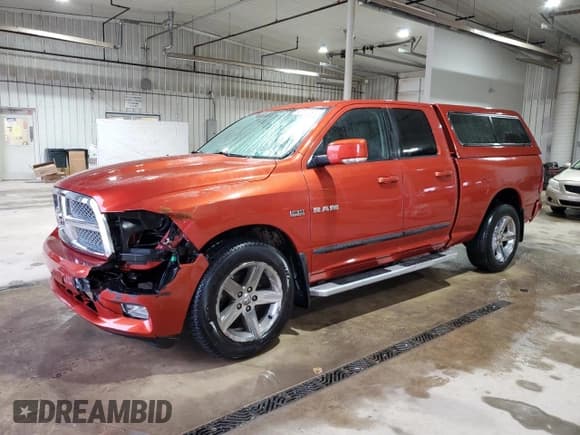 ✅ 2009 Dodge 1500 SLT • VIN: 1D3HV18T39S724279 • Lot: 47127535. Wystawiony na Copart z przebiegiem 104 654 mil. Bezpłatny archiwum sprzedaży aukcyjnych z USA i szczegółowy raport historii pojazdu na DreamBid. Zdjęcie 1.
