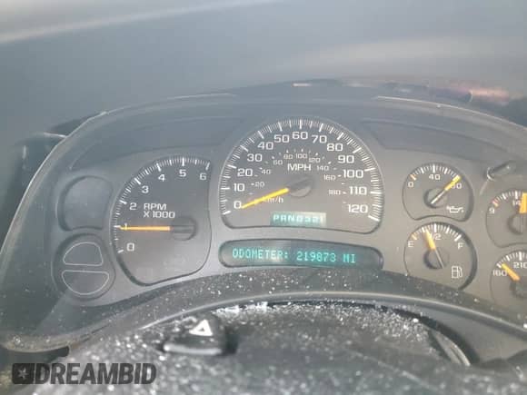 2003 Chevrolet Suburban LT с VIN 1GNFK16Z03J169070, выставлен на аукционе Copart как лот 72902824 с пробегом 219 873 миль миль и Списание • Salvage title. История ставок и продаж доступна на DreamBid. Изображение 9.