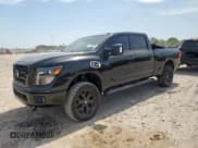 ✅ 2018 Nissan Titan Platinum Reserve • VIN: 1N6BA1F4XJN517703 • Lot: 57260955. Wystawiony na Copart z przebiegiem 110 678 mil. Bezpłatny archiwum sprzedaży aukcyjnych z USA i szczegółowy raport historii pojazdu na DreamBid. Zdjęcie 1.