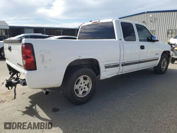 2001 Chevrolet Silverado 1500 LT z VIN 1GCEC19T61Z196121, wystawiony jako Copart lot #52824795 z przebiegiem 201 224 mil mil oraz Szkoda całkowita • Salvage title. Historia ofert i sprzedaży dostępna na DreamBid. Obrazek 3.