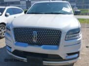 ✅ 2019 Lincoln Navigator Select • VIN: 5LMJJ3HT8KEL14611 • Lot: 43359323. Wystawiony na IAAI z przebiegiem 129 601 mil. Bezpłatny archiwum sprzedaży aukcyjnych z USA i szczegółowy raport historii pojazdu na DreamBid. Zdjęcie 12.