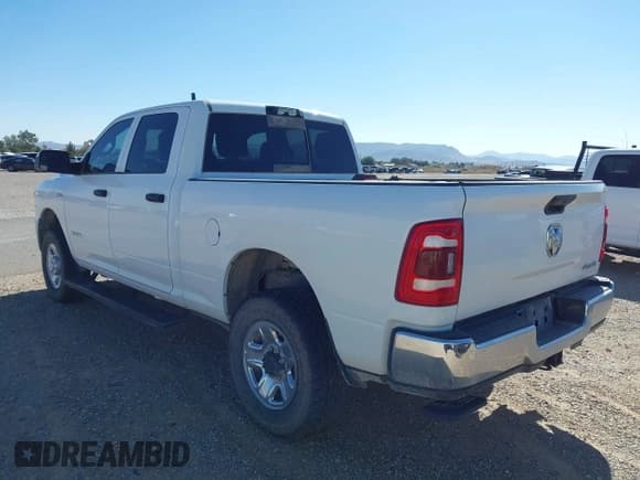 ✅ 2022 Ram 2500 Tradesman • VIN: 3C6UR5CJ2NG272004 • Lot: 42417276. Wystawiony na IAAI z przebiegiem 91 841 mil. Bezpłatny archiwum sprzedaży aukcyjnych z USA i szczegółowy raport historii pojazdu na DreamBid. Zdjęcie 3.