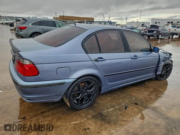 ✅ 2000 BMW 3 Series 323i • VIN: WBAAM3341YCD57688 • Lot: 94039235. Wystawiony na Copart z przebiegiem 130 335 mil. Bezpłatny archiwum sprzedaży aukcyjnych z USA i szczegółowy raport historii pojazdu na DreamBid. Zdjęcie 3.