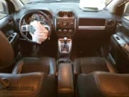 ✅ 2017 Jeep Compass High Altitude • VIN: 1C4NJDEB1HD173583 • Lot: 64268865. Wystawiony na Copart z przebiegiem 226 262 mil. Bezpłatny archiwum sprzedaży aukcyjnych z USA i szczegółowy raport historii pojazdu na DreamBid. Zdjęcie 8.