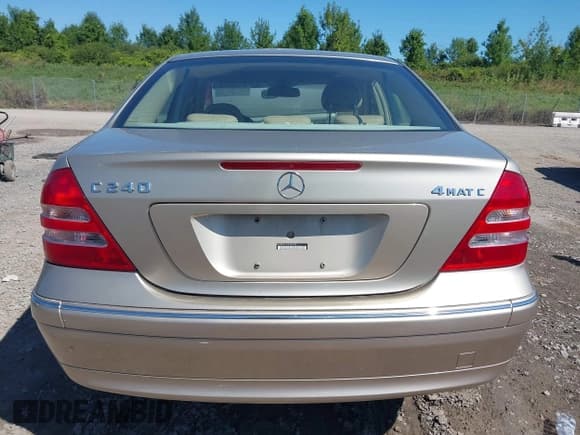 ✅ 2004 Mercedes-Benz C 240 • VIN: WDBRF81J54F456928 • Lot: 43049868. Wystawiony na IAAI z przebiegiem 108 872 mil. Bezpłatny archiwum sprzedaży aukcyjnych z USA i szczegółowy raport historii pojazdu na DreamBid. Zdjęcie 16.