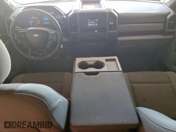 ✅ 2017 Ford F-250 XL • VIN: 1FT7X2B65HEF34228 • Lot: 91735595. Wystawiony na Copart z przebiegiem 200 203 mil. Bezpłatny archiwum sprzedaży aukcyjnych z USA i szczegółowy raport historii pojazdu na DreamBid. Zdjęcie 8.