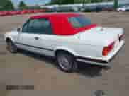 1991 BMW 3 Series z VIN WBABB2315MEC25347, wystawiony jako IAAI lot #42422155 z przebiegiem 163 909 mil mil oraz . Historia ofert i sprzedaży dostępna na DreamBid. Obrazek 3.