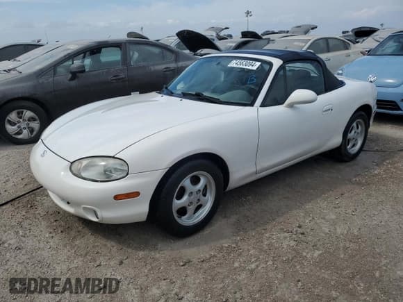 ✅ 2000 Mazda MX-5 Miata • VIN: JM1NB3534Y0152282 • Lot: 74563094. Wystawiony na Copart z przebiegiem 87 769 mil. Bezpłatny archiwum sprzedaży aukcyjnych z USA i szczegółowy raport historii pojazdu na DreamBid. Zdjęcie 1.
