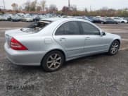 ✅ 2007 Mercedes-Benz C 280 Luxury • VIN: WDBRF92H87F879315 • Lot: 43735428. Wystawiony na IAAI z przebiegiem 120 059 mil. Bezpłatny archiwum sprzedaży aukcyjnych z USA i szczegółowy raport historii pojazdu na DreamBid. Zdjęcie 4.