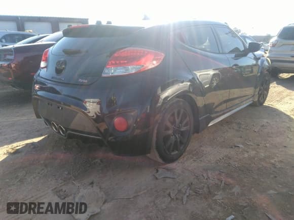 ✅ 2013 Hyundai Veloster Turbo • VIN: KMHTC6AE2DU132625 • Lot: 41229367. Wystawiony na IAAI z przebiegiem 113 077 mil. Bezpłatny archiwum sprzedaży aukcyjnych z USA i szczegółowy raport historii pojazdu na DreamBid. Zdjęcie 4.