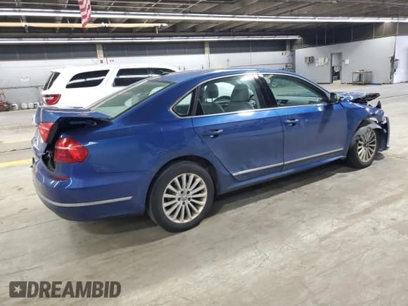 ✅ 2016 Volkswagen Passat SE • VIN: 1VWBT7A37GC017997 • Лот: 55146215. Опубликован ранее на Copart с пробегом Не указан. Бесплатный доступ к архиву аукционных продаж из США и подробный отчёт об истории автомобиля на DreamBid. Изображение 3.