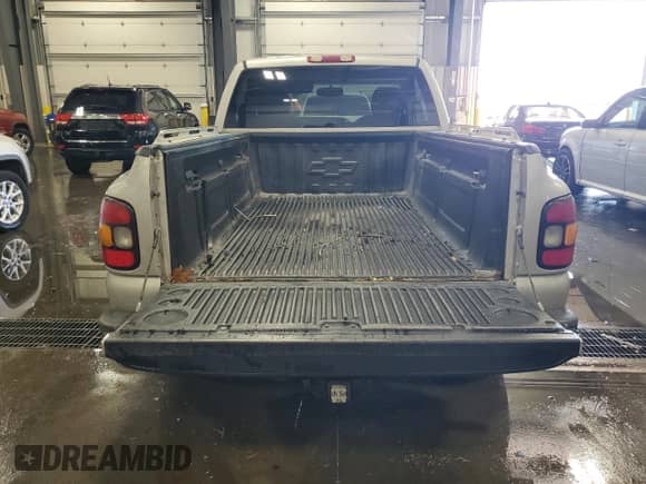 2004 Chevrolet Silverado 1500 LS with VIN 1GCEC14V04Z155903, listed as a Copart auction lot 85713755 with 160,520 mi miles and Salvage title. Bid and sale history available at DreamBid. Image 6.