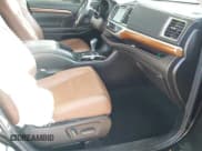 ✅ 2018 Toyota Highlander Limited • VIN: 5TDDZRFH0JS822045 • Lot: 41537591. Wystawiony na IAAI z przebiegiem 92 291 mil. Bezpłatny archiwum sprzedaży aukcyjnych z USA i szczegółowy raport historii pojazdu na DreamBid. Zdjęcie 5.