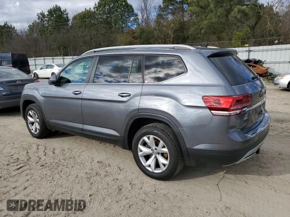 ✅ 2019 Volkswagen Atlas SE • VIN: 1V2DP2CA8KC573502 • Lot: 86373124. Listed on Copart with 133,492 mi. Free auction sales archive from the USA and detailed vehicle history report at DreamBid. Image 2.