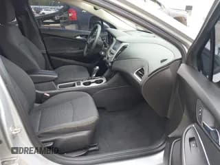 ✅ 2018 Chevrolet Cruze LS • VIN: 1G1BC5SM5J7214433 • Lot: 42616404. Listed on IAAI with 171,129 mi. Free auction sales archive from the USA and detailed vehicle history report at DreamBid. Image 5.