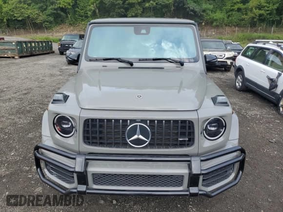 ✅ 2022 Mercedes-Benz G 63 AMG • VIN: W1NYC7HJ3NX449342 • Lot: 66389545. Wystawiony na Copart z przebiegiem Nie podano. Bezpłatny archiwum sprzedaży aukcyjnych z USA i szczegółowy raport historii pojazdu na DreamBid. Zdjęcie 5.