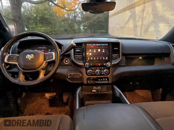 ✅ 2022 Ram 2500 Big Horn • VIN: 3C6UR5DLXNG117846 • Lot: 96195415. Wystawiony na Copart z przebiegiem 94 718 mil. Bezpłatny archiwum sprzedaży aukcyjnych z USA i szczegółowy raport historii pojazdu na DreamBid. Zdjęcie 9.