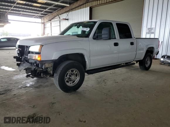 ✅ 2006 Chevrolet Silverado 2500HD LT2 • VIN: 1GCHK23U06F154978 • Lot: 80367745. Wystawiony na Copart z przebiegiem 135 173 mil. Bezpłatny archiwum sprzedaży aukcyjnych z USA i szczegółowy raport historii pojazdu na DreamBid. Zdjęcie 1.