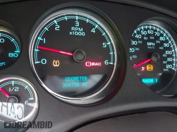 ✅ 2008 Chevrolet Silverado 2500HD Work Truck • VIN: 1GCHC29K58E152638 • Lot: 43209238. Wystawiony na IAAI z przebiegiem 304 726 mil. Bezpłatny archiwum sprzedaży aukcyjnych z USA i szczegółowy raport historii pojazdu na DreamBid. Zdjęcie 15.