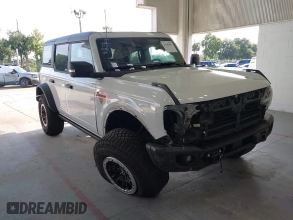 ✅ 2023 Ford Bronco • VIN: 1FMEE5DP9PLB65853 • Lot: 42780611. Wystawiony na IAAI z przebiegiem 30 929 mil. Bezpłatny archiwum sprzedaży aukcyjnych z USA i szczegółowy raport historii pojazdu na DreamBid. Zdjęcie 1.