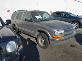 1999 Chevrolet Blazer Trailblazer with VIN 1GNCS13W9X2245852, listed as a IAAI auction lot 41451063 with Not provided miles and . Bid and sale history available at DreamBid. Image 1.